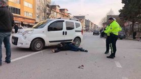 İnegöl'de elektrikli bisiklet ile hafif ticari araç çarpıştı: Sürücü yaralandı