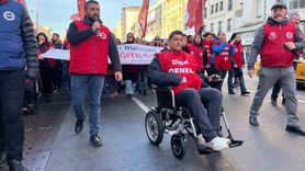 İzmir'de belediye şirketleri çalışanları 4. günde yarım gün iş bıraktı