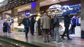 Karadeniz'de hamsi bolluğu sürüyor; mezgit birkaç gündür tezgâhlarda yok