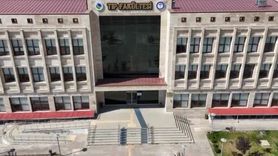 Kütüphanede çalışan memur, tıp fakültesi öğrencisi Fatih Arslan Doğutaş’ın başarı öyküsü