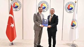 MATSO Başkanı Güngör, TOBB Başkanı Hisarcıklıoğlu’na Manavgat dosyasını sundu