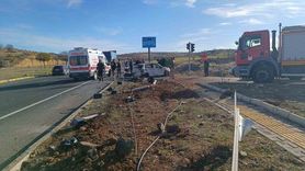 Mazıdağı Üçyol'da trafik kazası: Genel cerrahi uzmanı ağır yaralı