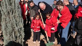 Menemen'de 'İyi ki Doğdun Bebek' için Yahşelli'de 5 bin fidan dikildi