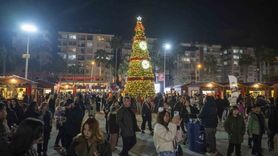Mersin'de Yılbaşı Pazarı Özgecan Aslan Barış Meydanı'nda açıldı
