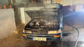 Park halindeki otomobil alev aldı, kullanılamaz hale geldi