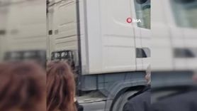 Pendik Kaynarca'da araç yangını çevre binalara sıçradı