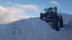 Şırnak’ta kar kalınlığı 1 metreyi aştı, 3 bin rakımlı yollar dozerlerle açılıyor