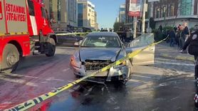 Şişli'de Araç Kaldırıma Çıkarak Yayaların Arasına Girdi