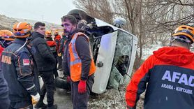 Sivas’ta okul servisi yan yattı: 14 öğrenci yaralandı