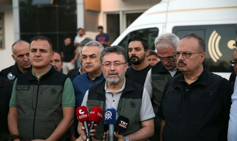 Aydın'da Orman Yangınlarıyla Mücadele: Bakan Yumaklı'dan Son Durum Açıklaması