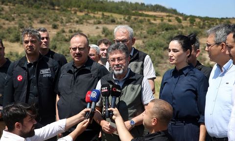 Aydın'daki Orman Yangınlarına Müdahaleler Devam Ediyor