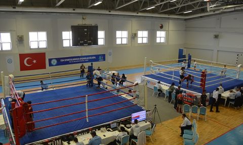 Bitlis'te Türkiye Minikler ve Yıldızlar Muaythai Şampiyonası Başladı