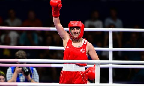 Busenaz Sürmeneli, Paris 2024 Olimpiyatlarında Çeyrek Finale Yükseldi