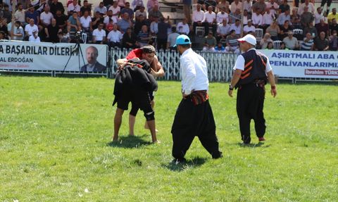 Gaziantep, Aşırtmalı Aba Güreşi Türkiye Şampiyonası'na Ev Sahipliği Yaptı