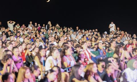 İzmir'de A Milli Voleybol Takımı'nın İtalya ile Maçı Coşkuyla İzleniyor