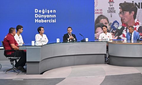 Klasik Yay Erkek Milli Takımı'ndan AA'ya Ziyaret