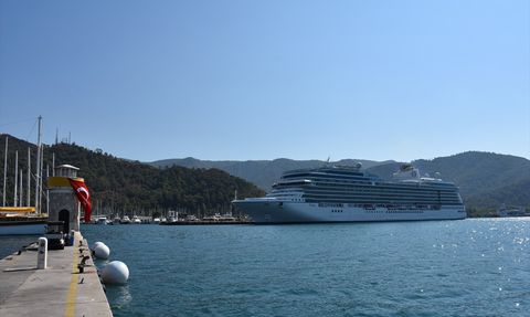 Lüks Kruvaziyer 'Vista' Marmaris'e Demir Attı