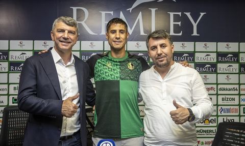 Sakaryaspor, Alper Uludağ'ı Kadrosuna Kattı