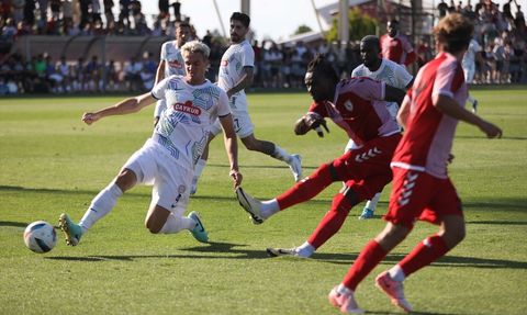 Samsunspor Hazırlık Maçında Çaykur Rizespor'a Yenildi