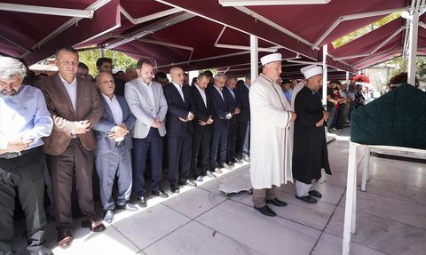 Ulaştırma Bakanı Uraloğlu, Türk Telekom CEO'su Önal'ın Babasının Cenaze Törenine Katıldı