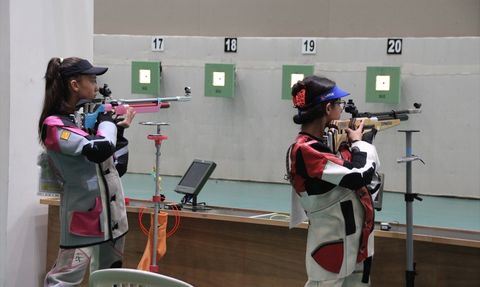 Yusuf Dikeç ve Şevval İlayda Tarhan, Yeni Olimpik Tesislerinde Genç Sporcularla Buluştu