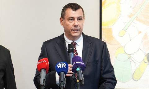 Adnan Sezgin'e Macar Liyakat Nişanı Onuru