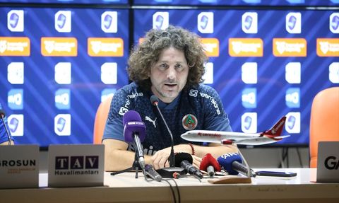 Alanyaspor'un Zorlu Galibiyeti: Fatih Tekke ve İlhan Palut'un Değerlendirmeleri