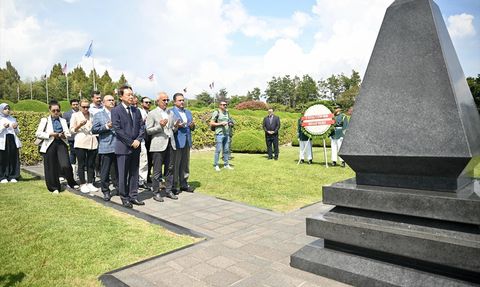 Bakan Uraloğlu, Kore'deki Şehitleri Andı