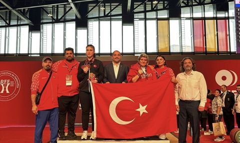 Büşra Çan'dan Dünya Halter Şampiyonası'nda Büyük Başarı