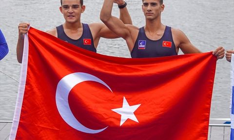 Edirne'de Türkiye, Balkan Kürek Şampiyonası'nda 18 Madalya Kazandı
