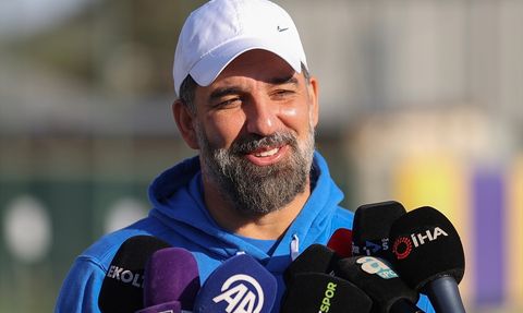 Eyüpspor Teknik Direktörü Arda Turan, Beşiktaş Maçına Hazırlanıyor