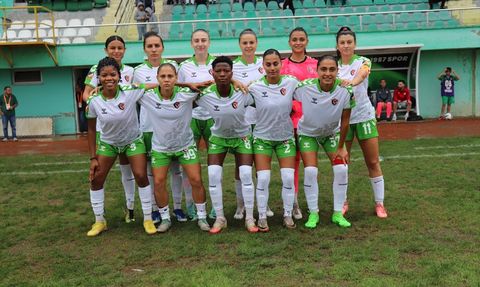 Fenerbahçe Petrol Ofisi Kadın Futbol Süper Ligi'nde Ünye Kadın Spor Kulübü'nü Farklı Geçti