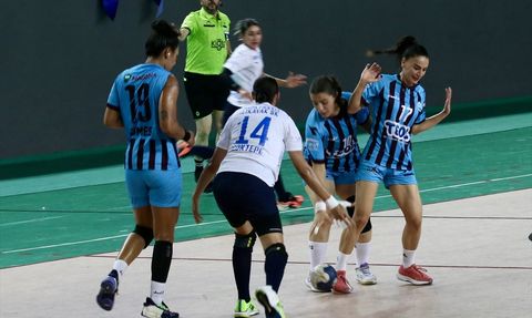 Hentbol Kadınlar Süper Lig: Armada Praxis Yalıkavak'ın Zorlu Zaferi