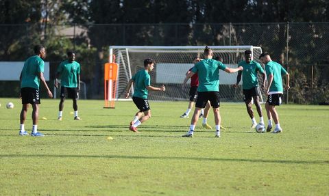 Sakaryaspor Yeni Yönetimiyle Yükselişe Geçmek İstiyor
