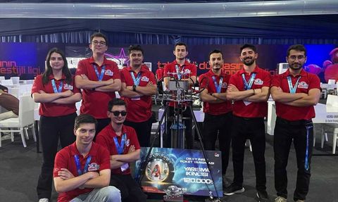 Atatürk Üniversitesi Öğrencileri TEKNOFEST'te Ödülleri Topladı