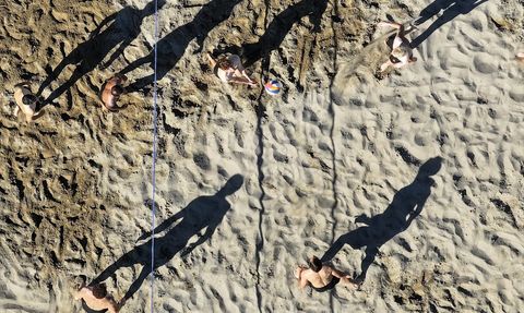 Hull City Futbolcuları Antalya'da Plaj Voleybolu Keyfi