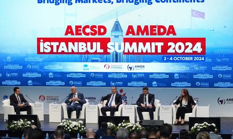 İstanbul Zirvesi'nde Finansal Piyasalarda Uyum ve Yenilikçilik Vurgusu