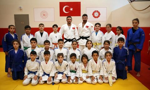 Kastamonu'dan Judoya Yeni Yetenekler: Doç. Dr. Ceylan'ın Proje Başarısı