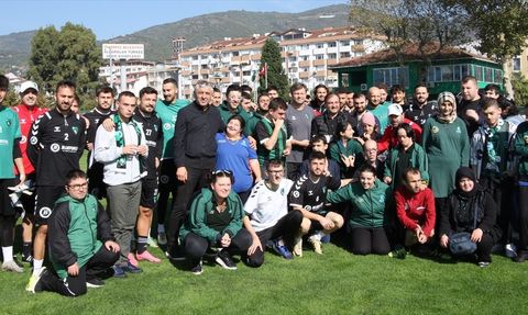 Kocaelispor'dan Özel Gereksinimli Çocuklara Moral Ziyareti