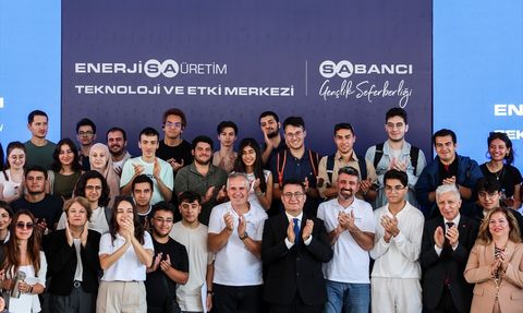 Sabancı Gençlik Seferberliği ile İzmir'deki İlk Teknoloji Merkezi Açıldı