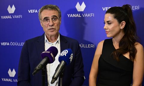 Yanal Vakfı, Vefa Ödülleri ile Gençlere Destek Oluyor
