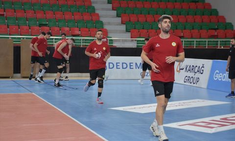 Cizre Belediyespor Voleybol Takımı Ziraat Bankkart Maçına Hazırlanıyor