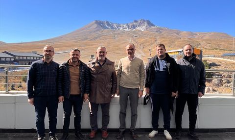 Erciyes Kayak Merkezi'nde Uluslararası Kar Ragbi Turnuvası