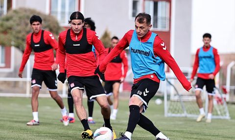 Sivasspor Fenerbahçe Maçı İçin Hazırlıklarını Sürdürüyor