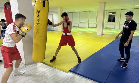 Tekirdağ'daki Antrenör Burhan Deme, Gelecek Şampiyonları Yetiştiriyor