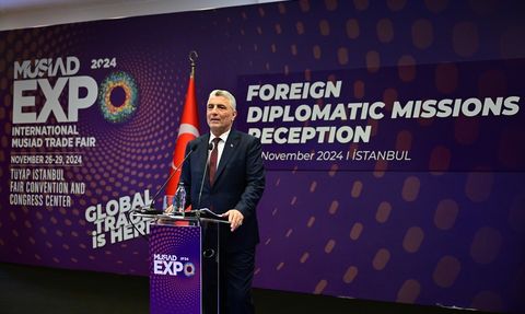 Ticaret Bakanı Bolat, MÜSİAD EXPO'da Diplomatlarla Bir Araya Geldi