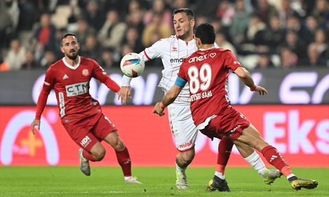 Trendyol Süper Lig'de Antalyaspor ile Sivasspor Berabere Kaldı