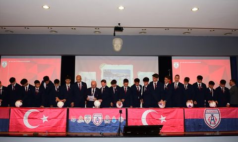 Altınordu'nun Genç Yıldızları Profesyonelliğe Adım Attı