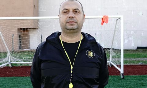Baba Kızı İçin Futbol Kulübü Kurdu