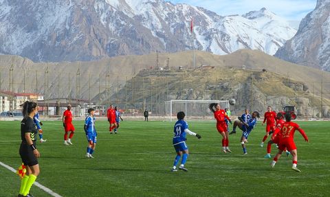 Hakkarigücü, Amed Sportif Faaliyetler'i Mağlup Etti